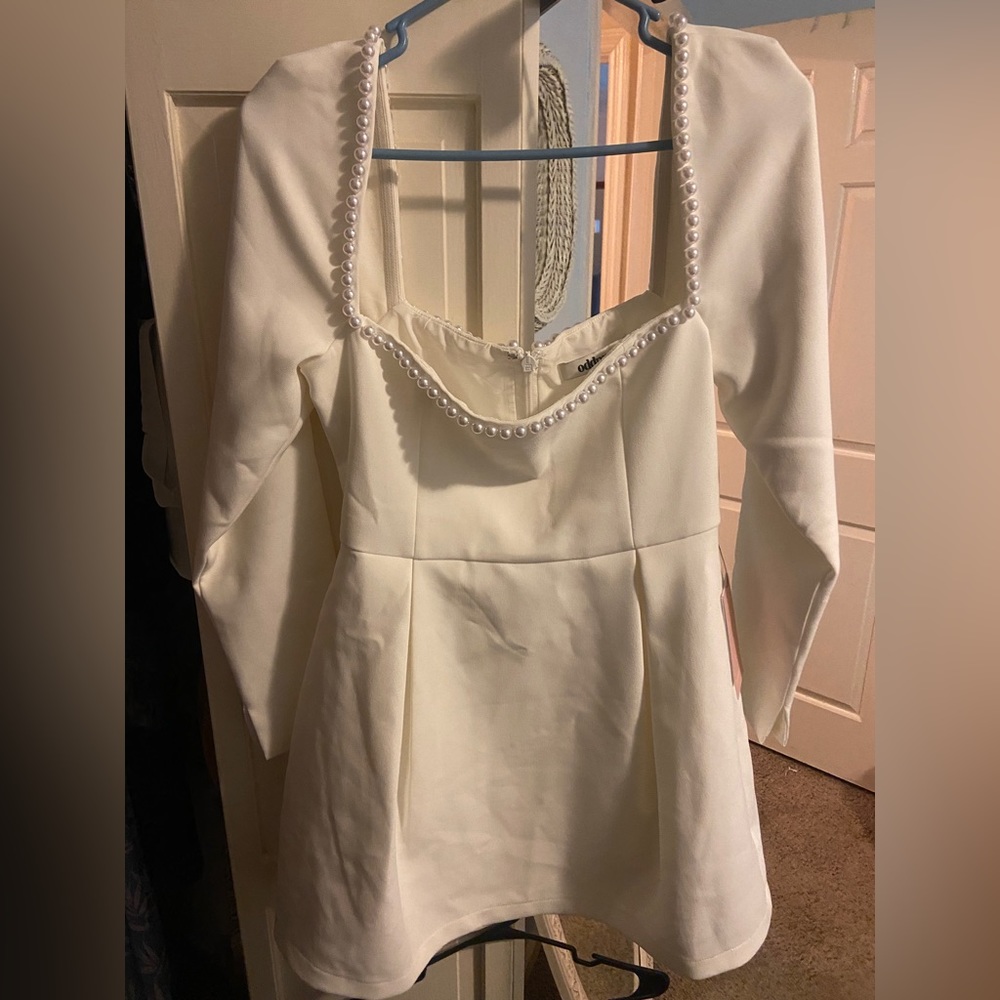 Odd Muse White Pearl dress. NEVER WORN only tried on!